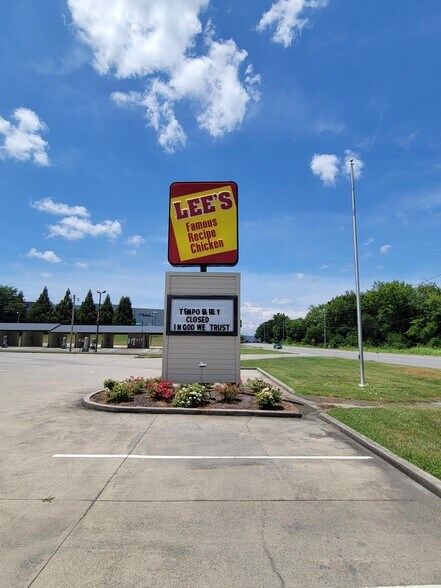 More Photos Of 523 Louisville Rd, Alcoa Fast Food For Sale