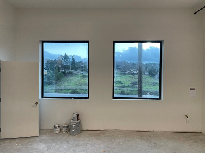 More Photos Of 3730 El Camino Real, Atascadero Flex For Lease