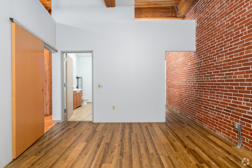 More Photos Of 1308 Washington Ave, Saint Louis Apartments For Sale