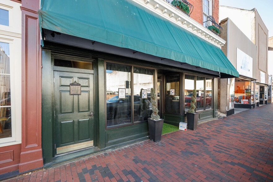 More Photos Of 100 N Sycamore St, Petersburg Storefront Retail Residential For Sale