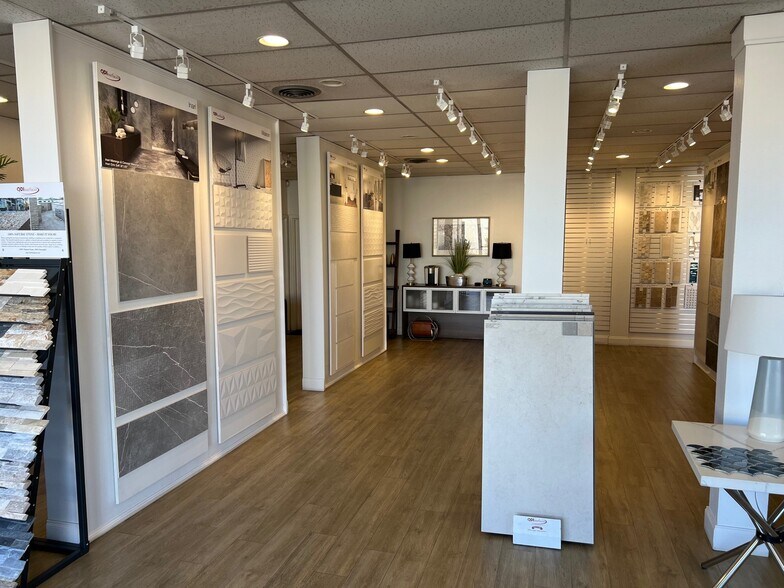 More Photos Of 2630 Andjon Dr, Dallas Distribution For Lease