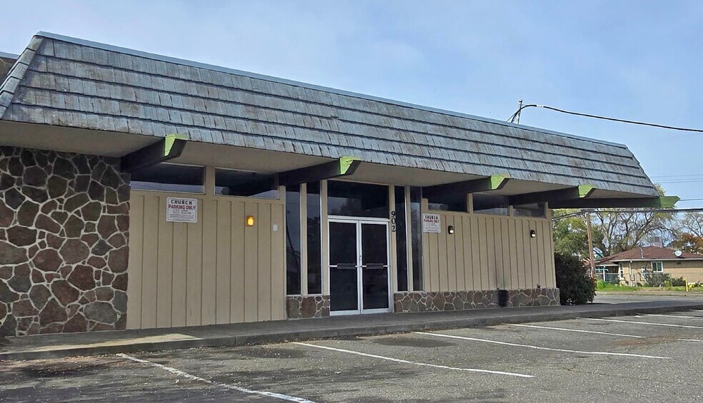 More Photos Of 902 Oak Ln, Rio Linda Office For Lease