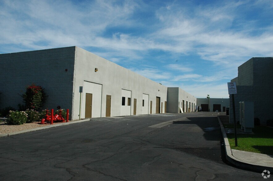 More Photos Of 535 W Iron Ave, Mesa Warehouse For Lease