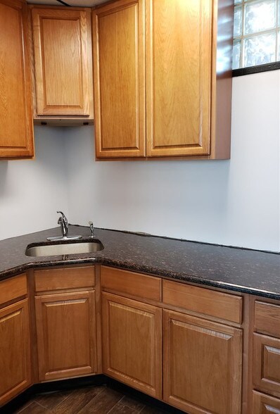 More Photos Of 701 S Crouse Ave, Syracuse Freestanding For Lease