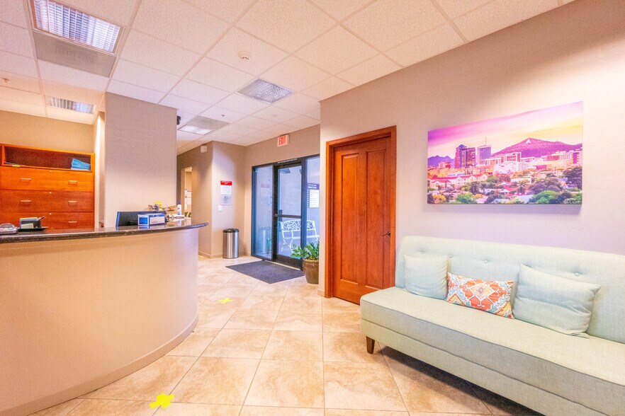 More Photos Of 3075 N Swan Rd, Tucson Office For Lease
