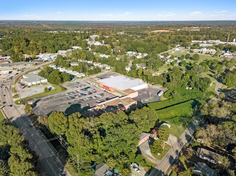 More Photos Of 900 Hogansville Rd, Lagrange Unknown For Lease