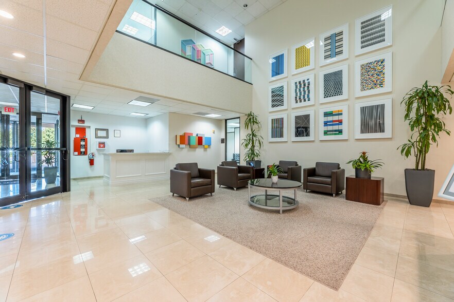 More Photos Of 9000 Gulf Fwy, Houston Office For Lease