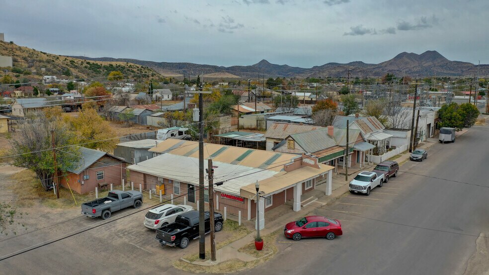 More Photos Of 200 W Murphy St, Alpine Flex For Sale