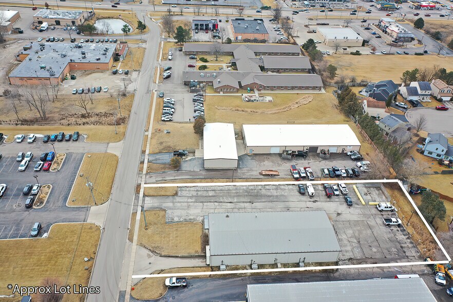More Photos Of 1820 Circuit Dr, Round Lake Beach Warehouse For Lease