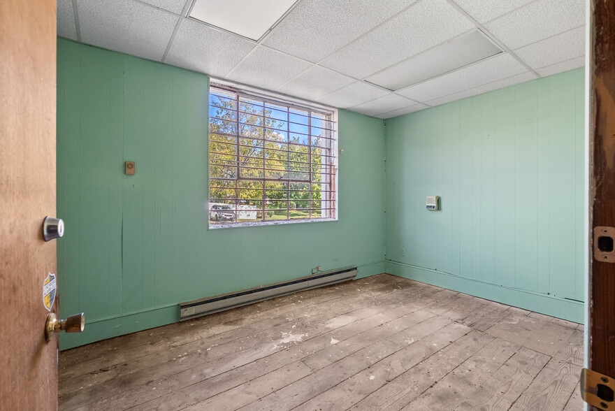 More Photos Of 1850 Church St, Appomattox Bar For Sale