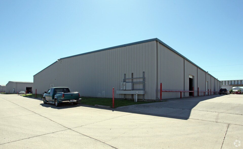 More Photos Of 2121 Brittmoore Rd, Houston Unknown For Lease