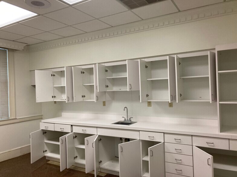 More Photos Of 2950 Union Rd, Gastonia Bank For Lease