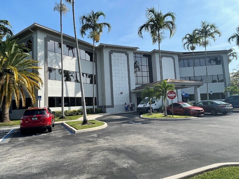 More Photos Of 301 NW 84th Ave, Plantation Office For Lease