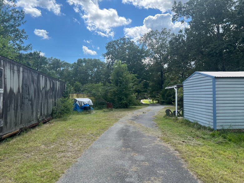 More Photos Of 895 US-80 Hwy, Bloomingdale Land For Sale