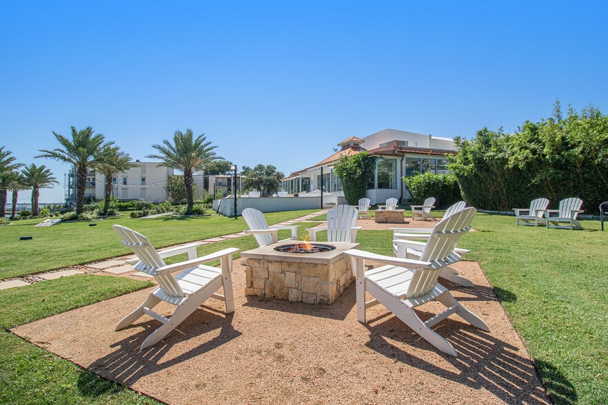 More Photos Of 3901 Nasa Pky, El Lago Lodge Meeting Hall For Sale