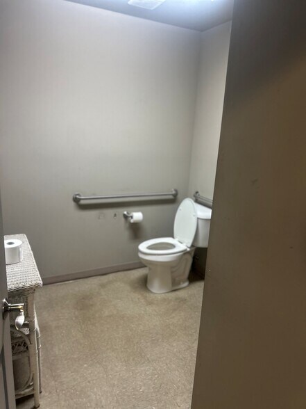 More Photos Of 272 James Burr Blvd, Kearneysville Industrial For Sale