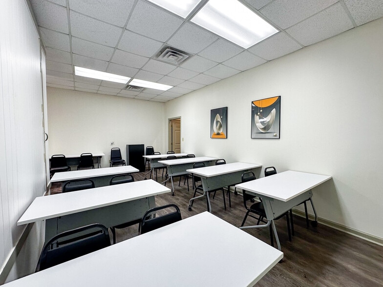 More Photos Of 3000-3002 Bob Wallace Ave SW, Huntsville Light Distribution For Sale