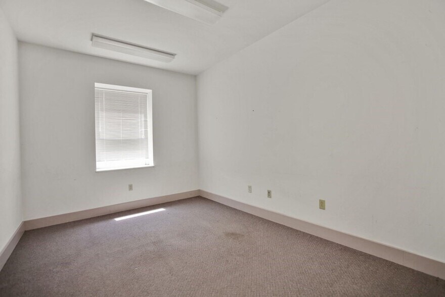 More Photos Of 2 Waln St, Wellsboro Office For Sale