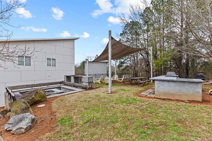 More Photos Of 1030 Dr Martin Luther King Pky, Athens Apartments For Sale