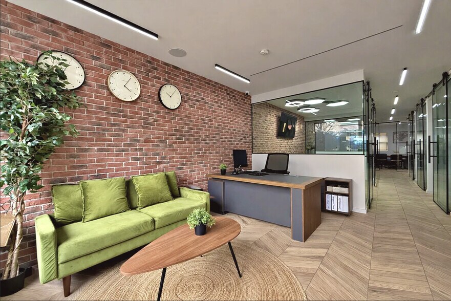 More Photos Of 989 Halsey St, Brooklyn Apartments For Lease