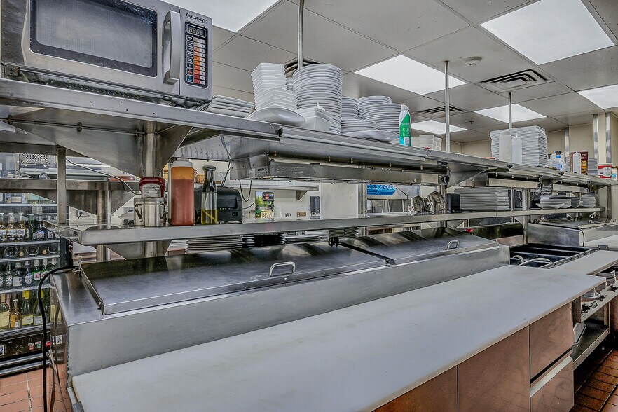 More Photos Of 821 Northern Blvd, Clarks Summit Restaurant For Sale