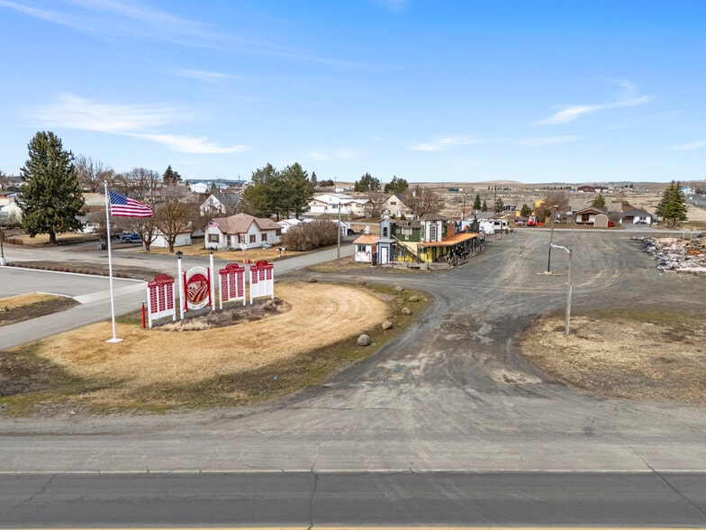More Photos Of 30 Logan St, Davenport Hotel For Sale