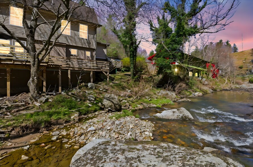 More Photos Of 3453 S Hwy 321, Blowing Rock General Retail For Sale