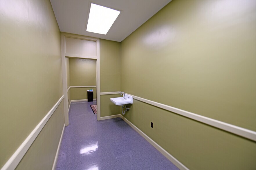 More Photos Of 4730 Ninety Six Hwy, Ninety Six Distribution For Sale