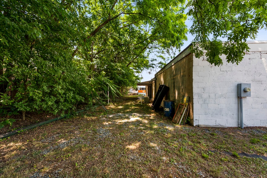 More Photos Of 5326 Main St, Walkertown Service For Sale