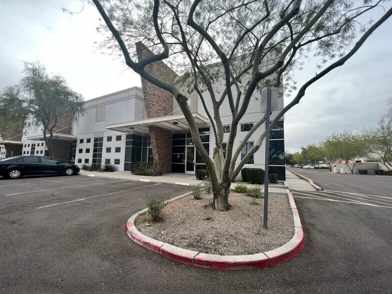 More Photos Of 2222 W Parkside Ln, Phoenix Research And Development For Sale