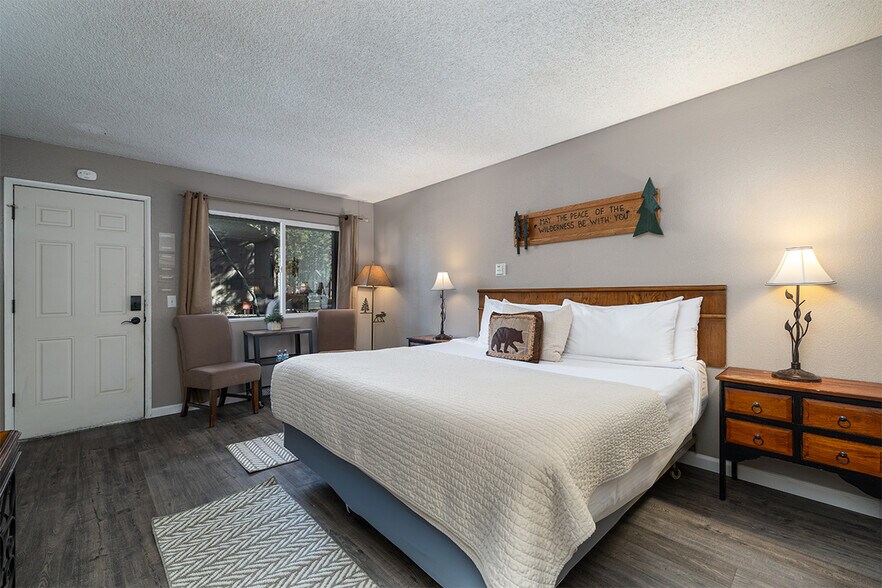 More Photos Of 1072 Ski Run Blvd, South Lake Tahoe Hotel For Sale
