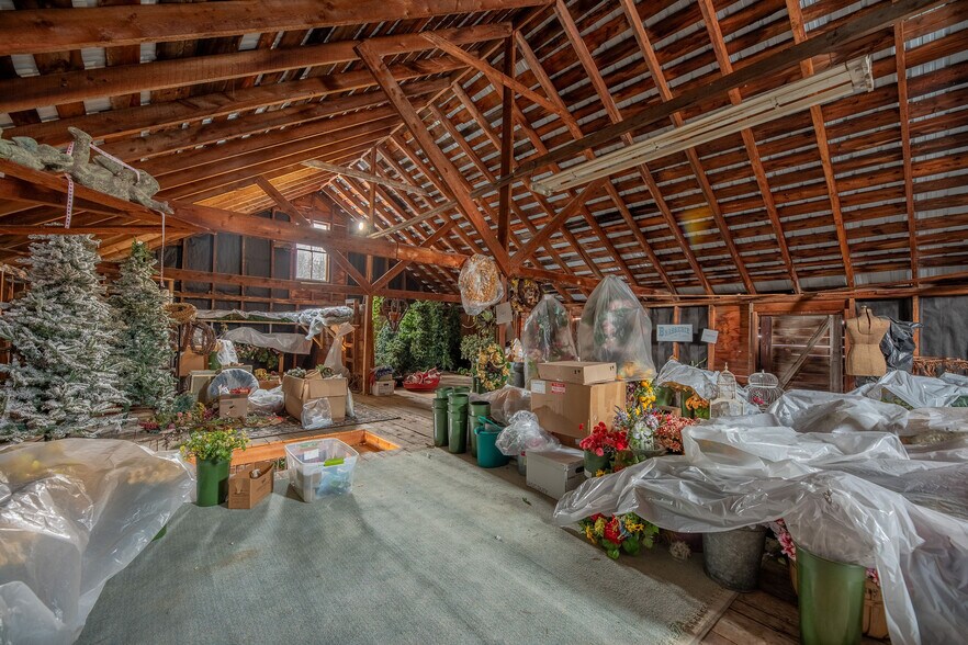 More Photos Of 16 West Main St, Wilmington General Retail For Sale