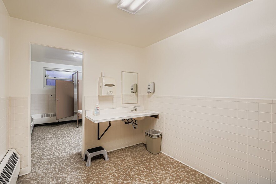 More Photos Of 495 S Zuni St, Denver Religious Facility For Sale