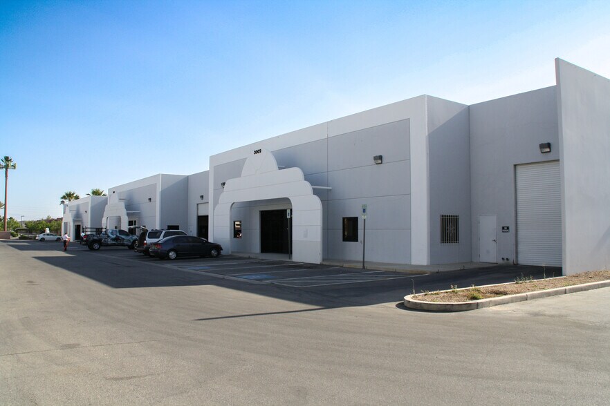 More Photos Of 3005-3009 E Post Rd, Las Vegas Service For Lease