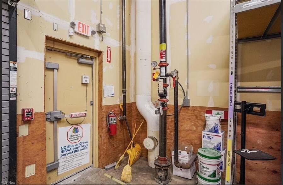 More Photos Of 475 E 185th St, Euclid Drugstore For Sale