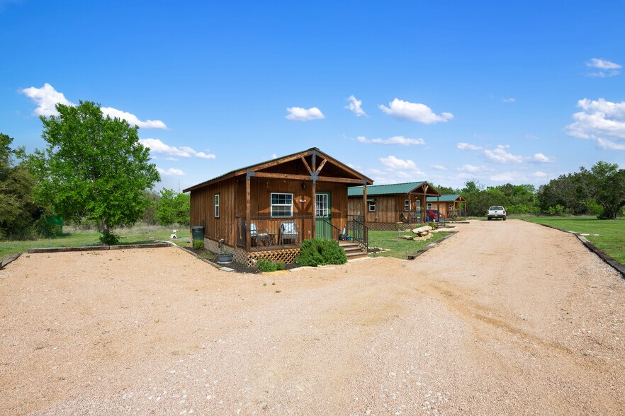 More Photos Of 212 Co 413 rd, Spicewood Hotel For Sale