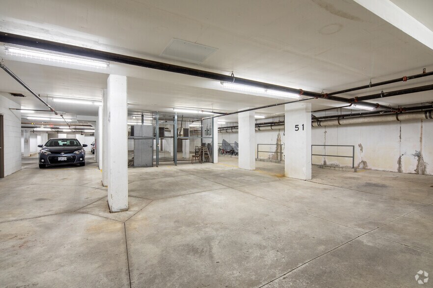 More Photos Of 800 Sheppard Ave W, Toronto Apartments For Sale