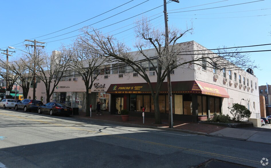 More Photos Of 10 Grace Ave, Great Neck Storefront Retail Office For Lease