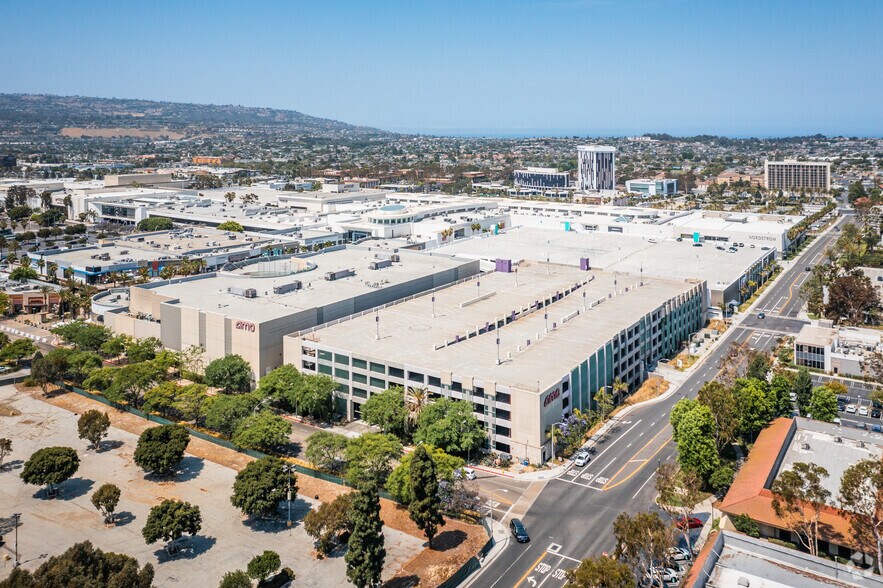 More Photos Of 21712 Hawthorne Blvd, Torrance General Retail For Lease