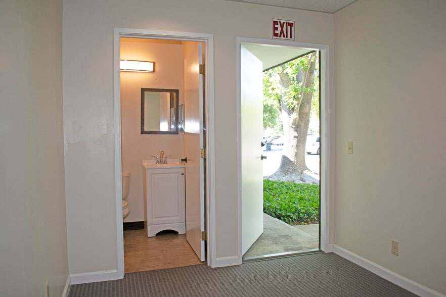 More Photos Of 4720 Hoen Ave, Santa Rosa Medical For Sale
