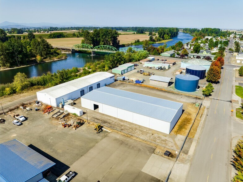 More Photos Of 810 S 2nd St, Harrisburg Warehouse For Lease