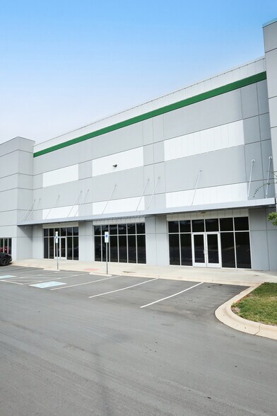 More Photos Of 4250 Business Center Dr, Charlotte Distribution For Lease
