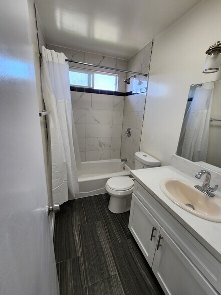 More Photos Of 423 N Harvard Blvd, Los Angeles Apartments For Sale