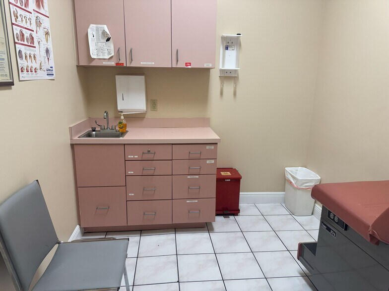 More Photos Of 1100 S Main St, Belle Glade Office Residential For Sale