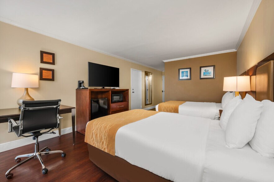 More Photos Of 50 S Ocean Dr A1A, Deerfield Beach Hotel For Sale