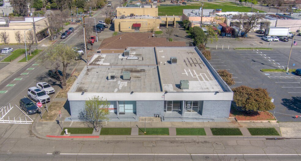 Primary Photo Of 1122-1126 Missouri St, Fairfield Office For Sale