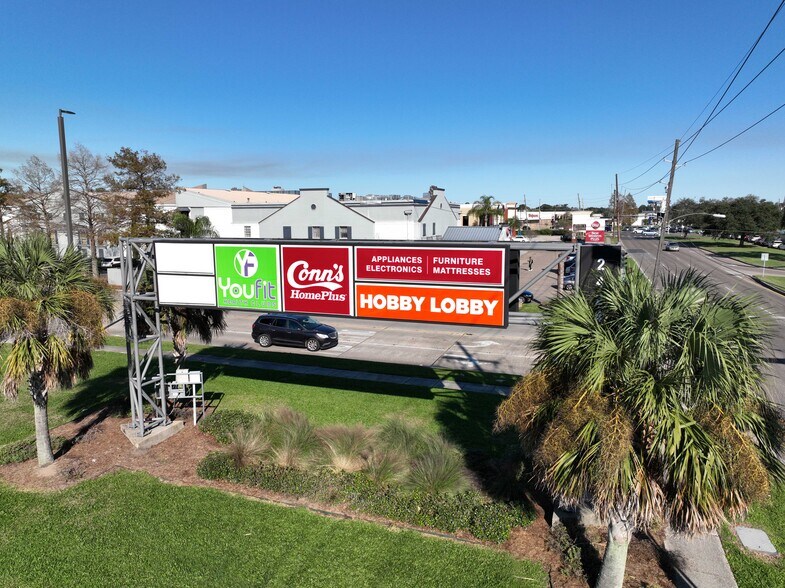 More Photos Of 2424 Manhattan Blvd, Harvey Freestanding For Lease