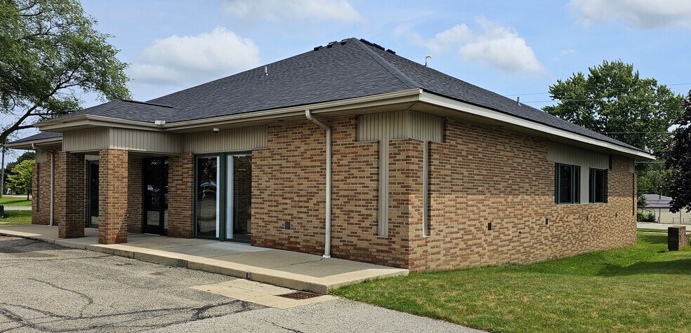 More Photos Of 1255 E M-36, Pinckney Medical For Sale