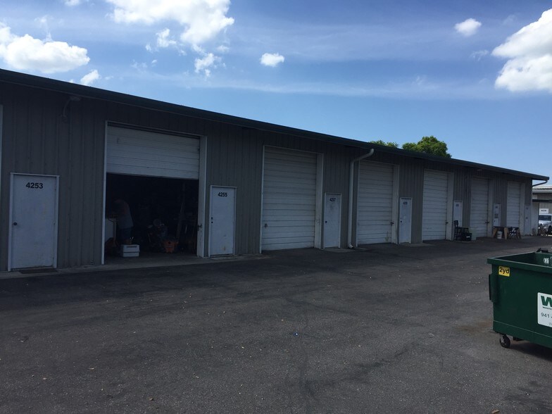 More Photos Of 4253 Derek Way, Sarasota Warehouse For Lease