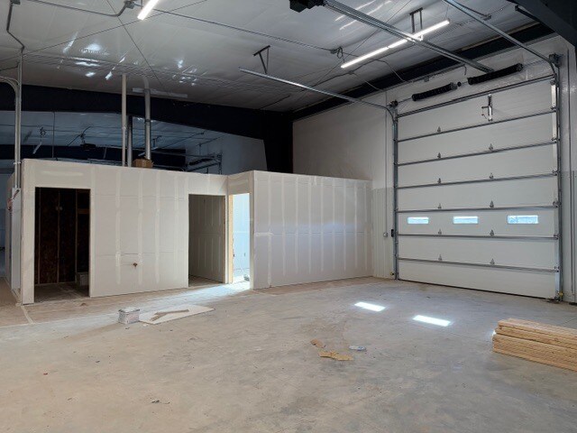 More Photos Of 1905 E Fox Farm Rd, Cheyenne Industrial For Lease